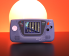 Den anpassade SEGA Game Gear i fråga med massor av uppgraderingar under huven. (bildkälla: Macho Nacho Productions YT)