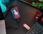 Den bärbara SSD-enheten SANDISK Mewtwo och USB C-minnet Mew, som avbildas i samband med Pokémon-seriens 30-årsjubileum