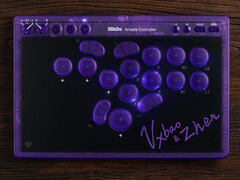 8BitDo Arcade Controller Transparent Purple Edition stöder SOCD-rengöring och turneringslås.