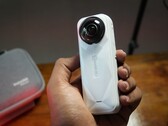 Insta360 X5 Satin White Limited Edition (Bildkälla: Abhinav Fating/Notebookcheck)