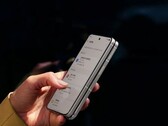 Apples första vikbara verkar vara inställd på att dimensioneras på samma sätt som OPPO Find N2. (Bildkälla: OPPO)
