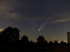 En bild som visar kometen Neowise under dess nära passage till solen. (Bildkälla: TheOtherKev - Pixabay)