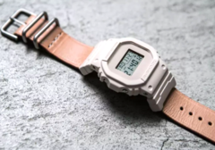 Den allra första Casio x Hender Scheme-kollaborationen från 2017 - DW-5600HS-4JF (bilden). (Bildkälla: Designboom)