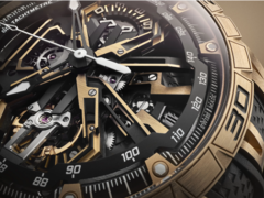 Roger Dubuis Excalibur Spider Flyback-kronografen (bilden) har en krona i roséguld med en lackerad ring som följer hela färgschemat. (Bildkälla: Roger Dubuis)