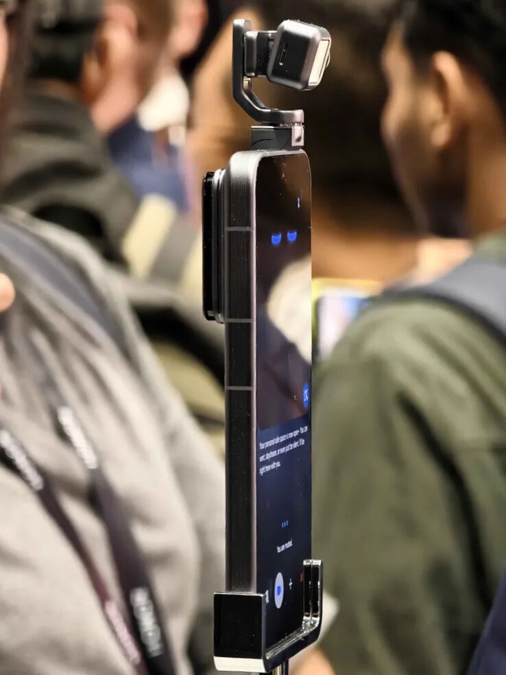 Honor Robot Phone 3-axlig gimbal-kamera utplacerad för användning.