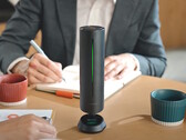 Högtalartelefonen Insta360 Wave kan skapa sammanfattningar och transkriptioner av kontorsmöten och kan även svara på frågor om möten med hjälp av AI. (Bildkälla: Insta360)