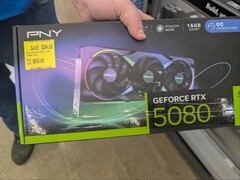 En PNY RTX 5080 GPU köpt från Walmart till ett markerat pris som är lägre än MSRP. (Bildkälla: CPrizzy på Reddit)