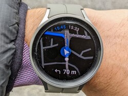 Galaxy Watch5 Pro navigerar tillförlitligt med Google Maps