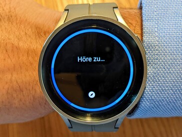 Samsung Watch5 Pro stöder röstassistenter