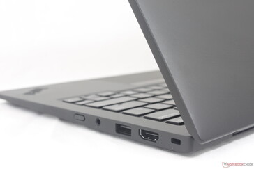 Hela ytan på den bärbara datorn, inklusive tangentbordet och klickplattan, är en fingeravtrycksmagnet