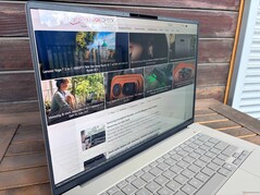 Utomhus (ljus dag, inget direkt solljus)