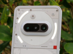 Nothing Phone (3a):s Glyph-gränssnitt kan visa meddelanden och inkommande samtal. (Bildkälla: Notebookcheck)