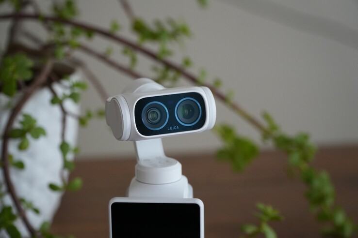 Insta360 Luna Ultra har ett system med två Leica-objektiv