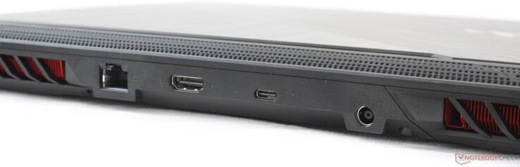 Baksidan: Gigabit RJ-45, HDMI 2.0b, USB 3.2 Gen. 2 Typ C med DisplayPort, AC-adapter