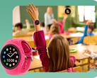 Den studentvänliga Pearson Revibe, som här visas med ett klassrum i bakgrunden, är bara en modifierad Galaxy Watch 7. (Bildkälla: Samsung) 