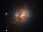 En bild som visar dvärgstjärneutbrottsgalaxen Henize 2-10.