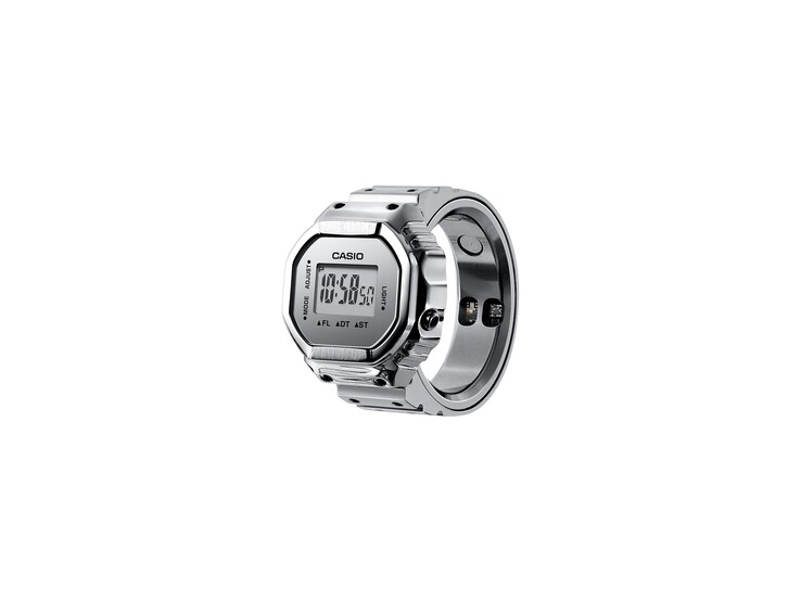 Vinkelbild på den silverfärgade smarta ringklockan Casio CRW-H001M-8 som visar den digitala displayen och hälsosensorerna inuti ringen.