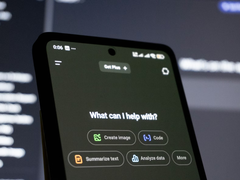 Enligt studien i fråga leder polska alla språk med en genomsnittlig noggrannhet på 88% i långa kontextskalor. Engelska rankas som nummer 6 på den skalan. På bilden - en stockbild av ChatGPT mobile. (Bildkälla: Zulfugar Karimov på Unsplash)