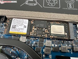 M.2 2280 SSD kan bytas ut.