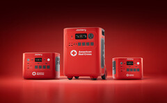 Jackery HomePower 2000 Plus v2 Red Cross Edition, Jackery HomePower 3600 Plus Red Cross Edition och Jackery HomePower 1000 Plus v2 Red Cross Edition (från vänster till höger)