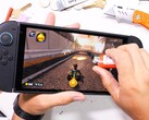 Bortsett från den lätt repbara skärmen verkar Nintendo Switch 2 vara välbyggd (Bildkälla: JerryRigEverything)