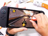 Bortsett från den lätt repbara skärmen verkar Nintendo Switch 2 vara välbyggd (Bildkälla: JerryRigEverything)
