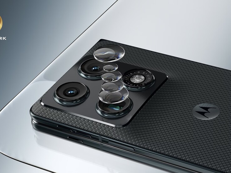 Motorola Razr Fold har en 50 MP trippel bakre kamerainställning