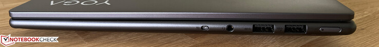 Höger sida: E-slutare, 3,5 mm stereojack, 2x USB-A 3.2 Gen.1 (5 Gbps, höger port alltid på), strömknapp