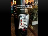 En TikTok (skärmdump) som visar den hackade knappen för övergångsställe i Palo Alto. (Bildkälla: rosecampau på TikTok)