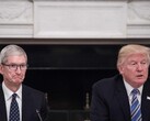 Tim Cook och Donald Trump under ett affärsmöte i Vita huset (Bildkälla: Sky News)