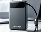 SolidForge är en solid-state powerbank med display