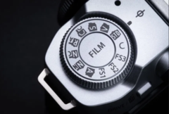 Fujifilm X-M5 filmsimuleringsklocka närbild