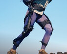 Hypershell Halo-exoskelettet fästs på både över- och underbenen för att ge motoriserat gångstöd.