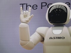 En bild av en ASIMO-robot som utvecklats av Honda (Bildkälla: Possessed Photography via Unsplash; beskuren)