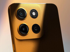 Moto G17 kan komma att presenteras officiellt inom kort. På bilden: en kampanjbild som visar baksidan av G15. (Bildkälla: Motorola)