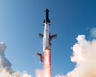 Rymdfarkosten skjuts upp. Raketen förväntas så småningom ersätta Falcon 9 som SpaceX:s arbetshäst.