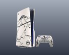 PS5 och dess handkontroll med anpassade Ghost of Yotei-skins.