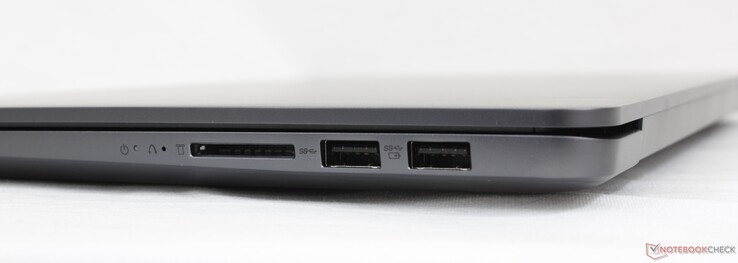 Just det: SD-kortläsare, 2x USB-A 3.2 Gen. 1