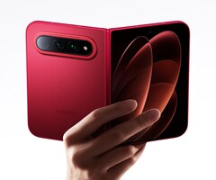 Xiaomi 18 Fold finns i två nyanser av guld, rött och svart.