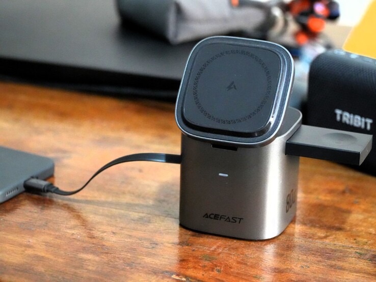 AceFast 6-in-1 80 W laddningsstation 