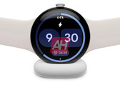 "Pixel Watch 4" på en laddare. (Bildkälla: Android Headlines)