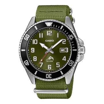 Casio Duro MDV106C-3AV dykarklocka med olivgrön solslipad urtavla, kraftiga arabiska siffror, svart vridring, boett i rostfritt stål och matchande grönt tygarmband.
