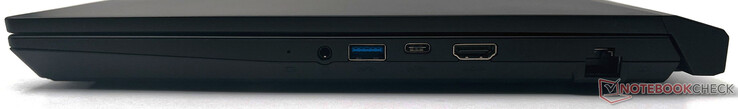 Just det: Batterilampa, 3,5 mm ljuduttag, USB 3.2 Gen1 Type-A, USB 3.2 Gen1 Type-C, HDMI 2.0b-out, RJ-45 Gigabit Ethernet