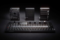 Field System kommer nu att levereras i svart, med undantag för OP-1 Field - ej avbildad här (Bildkälla: Teenage Engineering)
