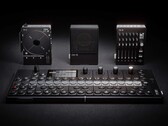 Field System kommer nu att levereras i svart, med undantag för OP-1 Field - ej avbildad här (Bildkälla: Teenage Engineering)