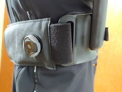 Vredet justerar spänningen. (Bildkälla: Notebookcheck)