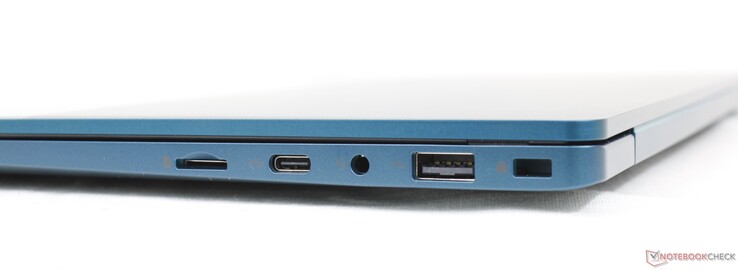 Just det: MicroSD-läsare, USB-C 2.0 (ingen DisplayPort eller Power Delivery), 3,5 mm headset, USB-A 3.0, Kensington-lås