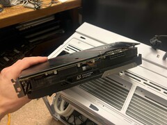 En spelare fick tag på en AMD Radeon RX 5700 XT gaming GPU för bara $4,99 från en secondhandbutik. (Bildkälla: u/12kdaysinthefire)