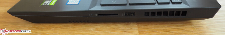 Höger: SD-kortläsare, USB 3.0