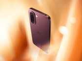 OnePlus N6x i färgen Burgundy Red.